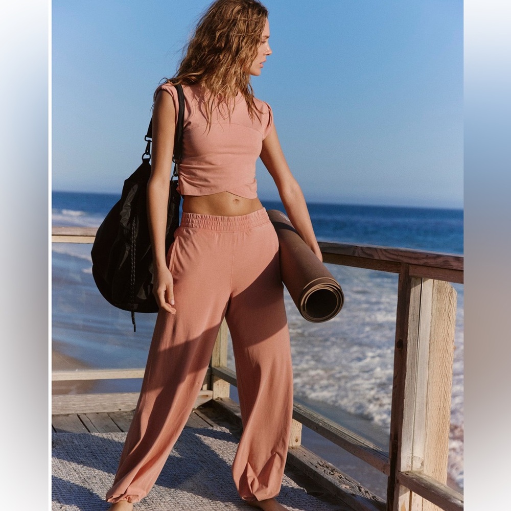 NWT FREE PEOPLE - FP movement hot shot set in petal color size M - Picture 9 of 14